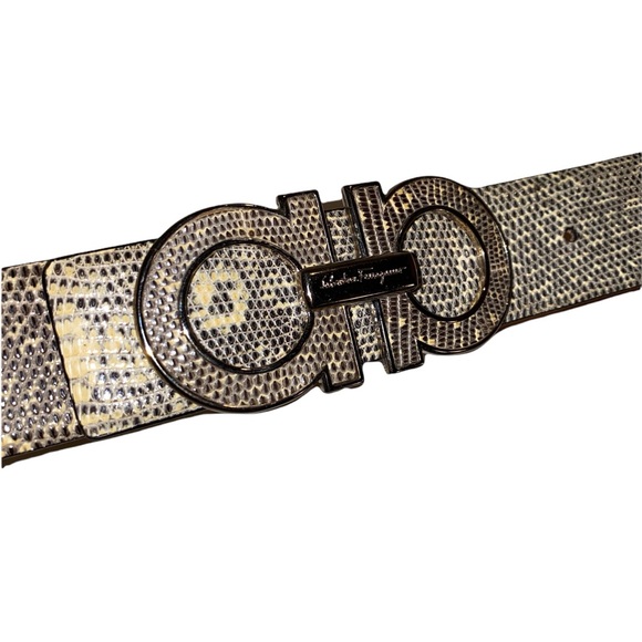 Ferragamo snakeskin adjustable belt. - Picture 2 of 6